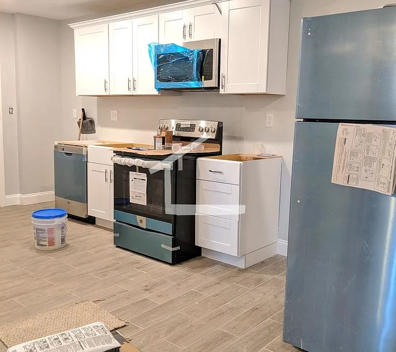 28 Brentwood St #2A