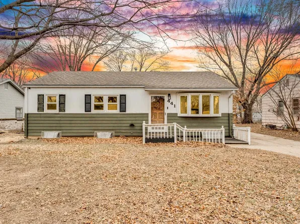 441 N 9th St, Towanda, KS 67144