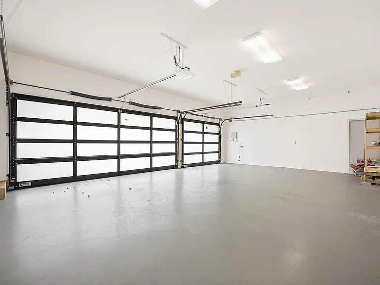 691 Kaulana Pl — Photo 36