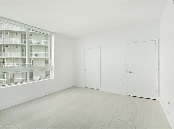 5th image of 1900 N Bayshore Dr APT 2615