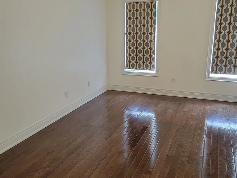 50 Hargrave Ln #4 — Photo 8