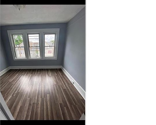 2nd image of 171 Columbia Ave Floor 2