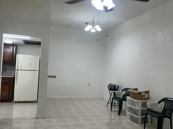 8250 Park Place Blvd APT 303, Houston, TX 77017