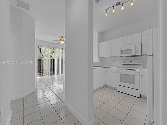 2nd image of 1415 SE 26th Ave