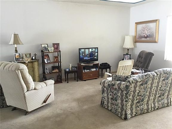 4th image of 52 David Dr