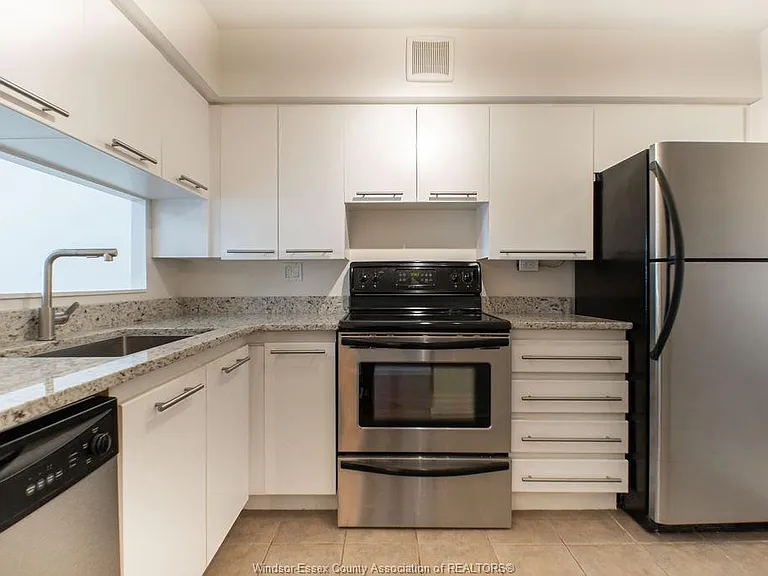 75 Riverside Dr E #901 — Photo 7