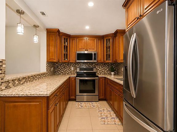 3rd image of 4409 W HANNA AVENUE