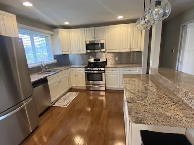 3600 Trenton Ln N — Photo 10
