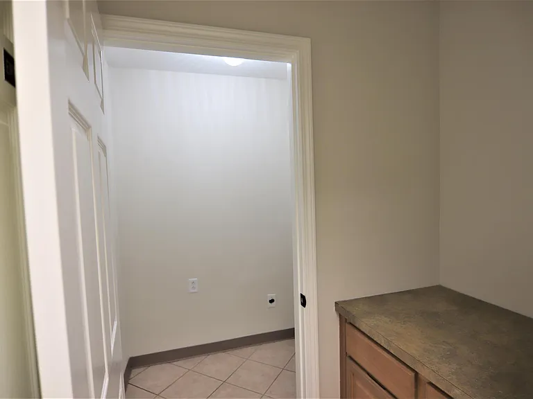 1037 S Main St #1 — Photo 10