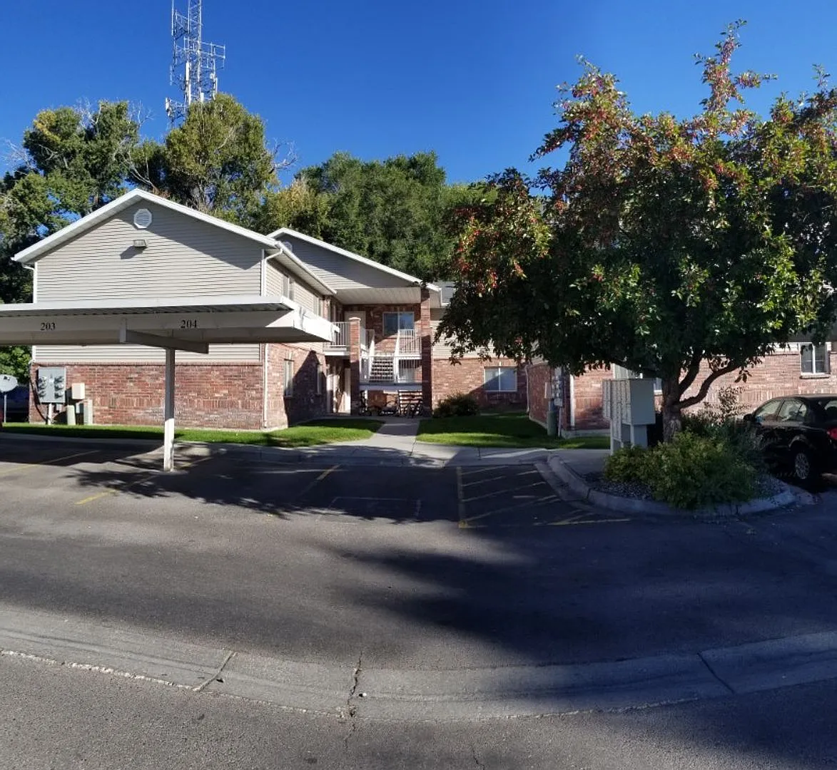 2 bed, 1 bath at Brentwood! — Photo 1