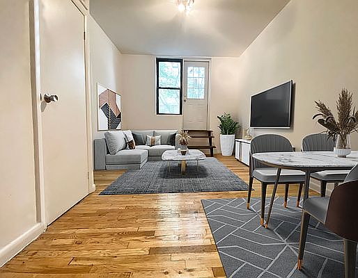 3rd image of 307 W 29th St #4