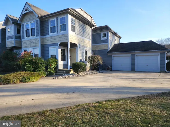 8 Hemsted Ct, Dover, DE 19904