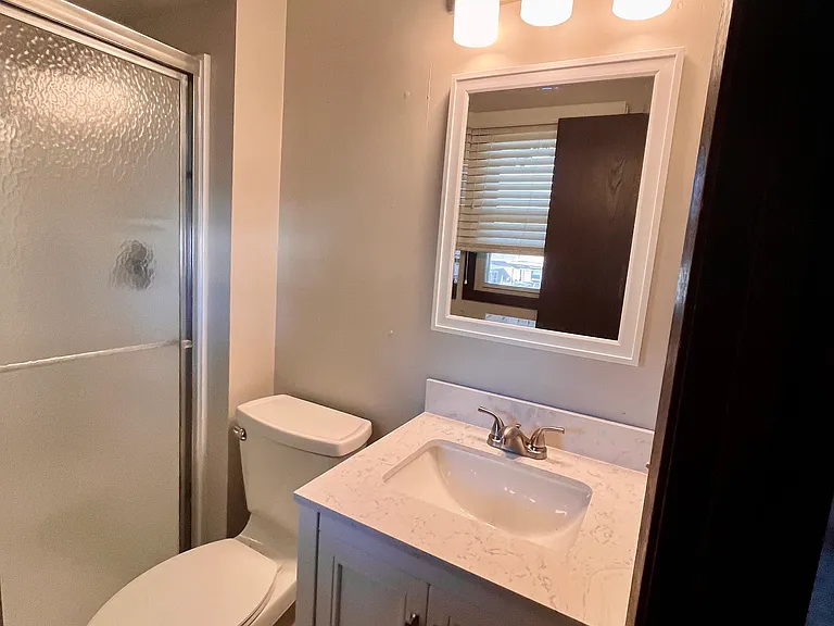 Primary en-suite