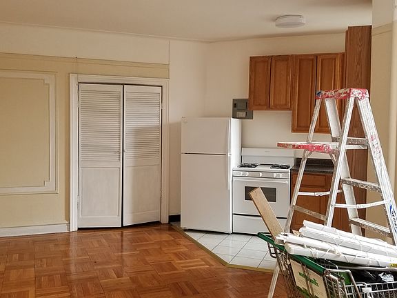 4th image of 2410 Kings Hwy APT 4D