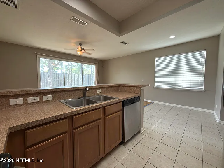 5841 Parkstone Crossing Dr — Photo 10