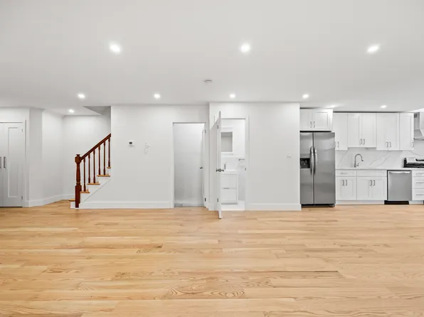 2567 East 29th Street image 7 of 31