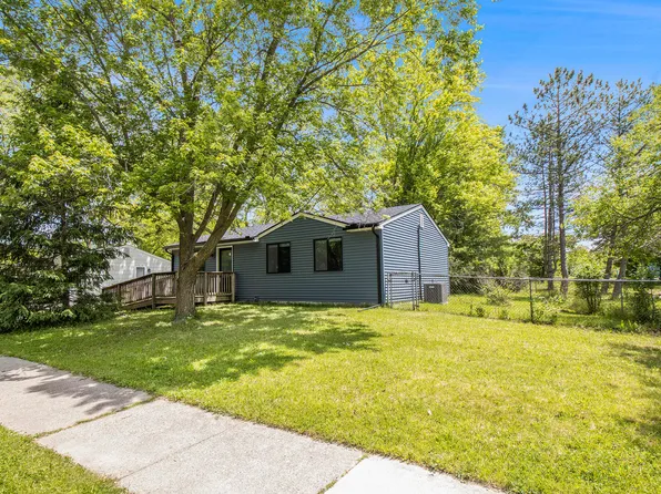 2110 Champagne Dr, Ann Arbor, MI 48108