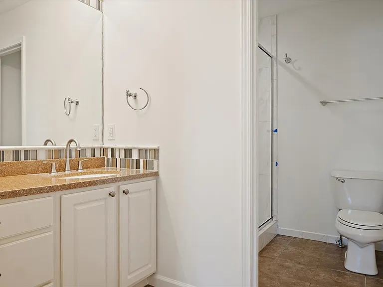 1200 Heron Dr — Photo 18
