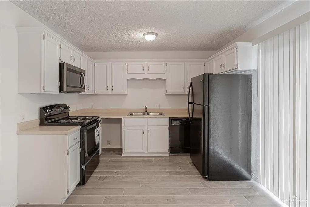 2 bed, 1.5 bath, 1088 sqft, $1,200 — Photo 4