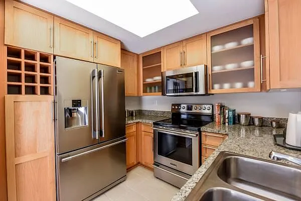 10599 Wilshire Blvd — Photo 39