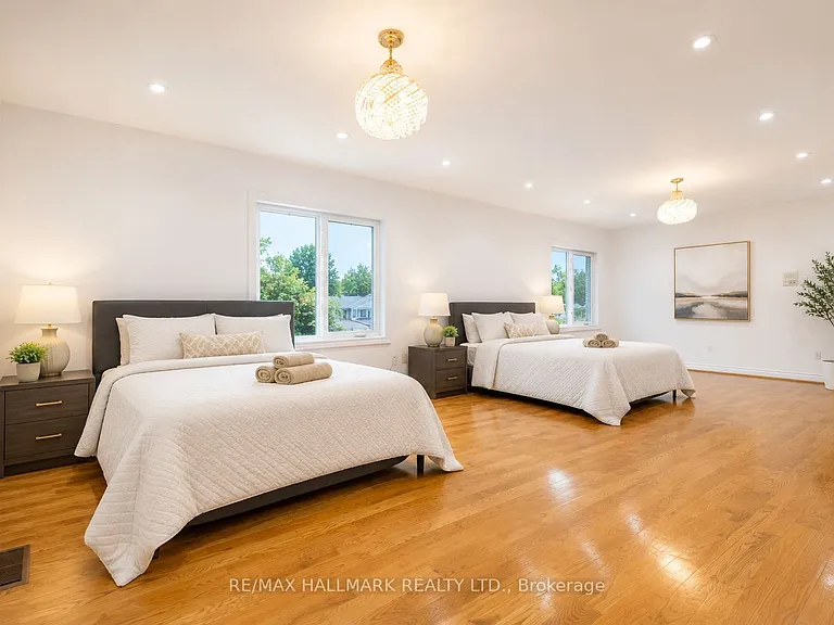 51 Risebrough Ave — Photo 13