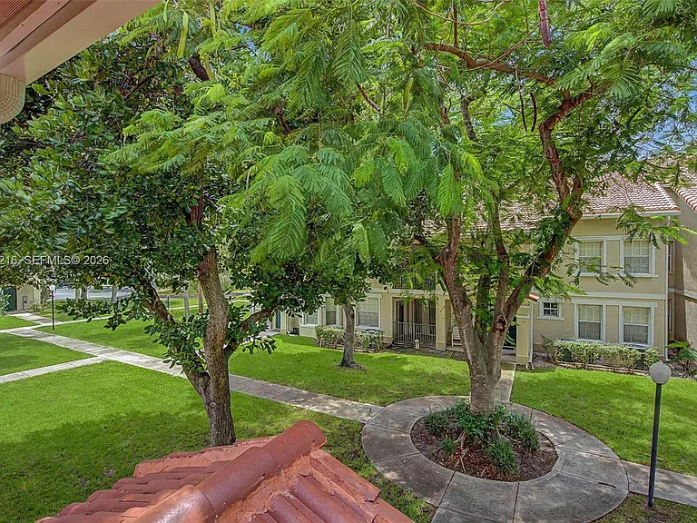 1003 Belmont Ln #1003 — Photo 22