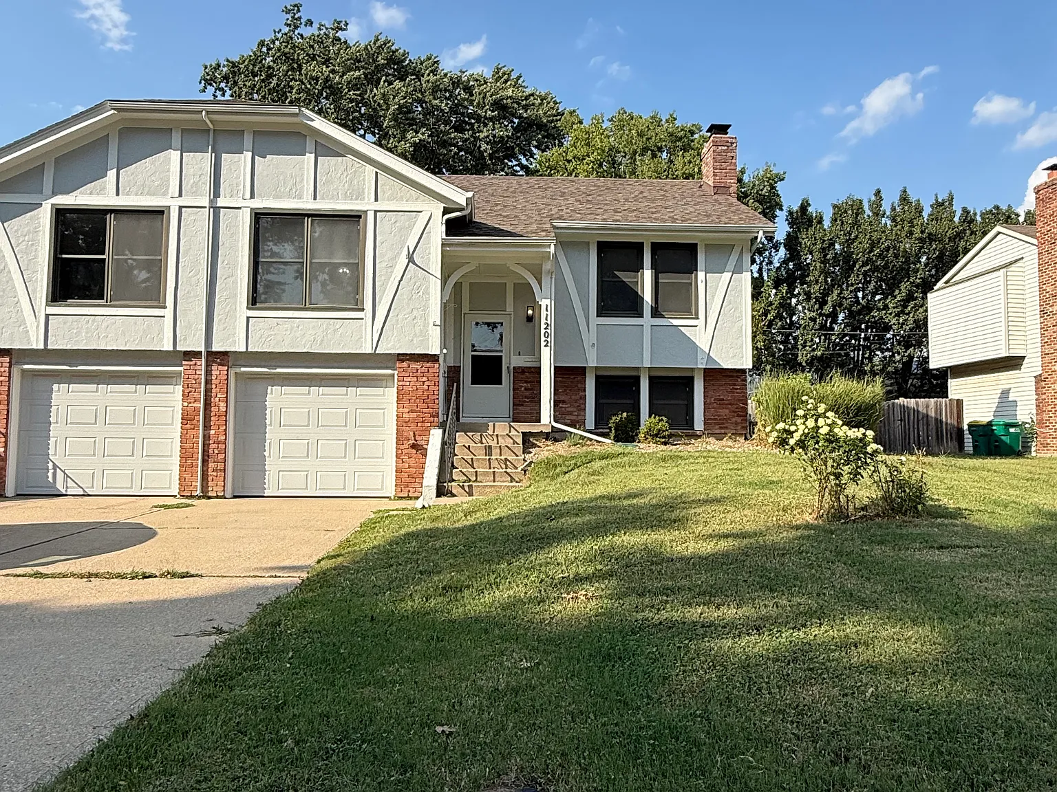 3 bed, 1600 sqft, $1,800 — Photo 1