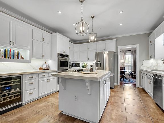 3rd image of 1315 Peacefield Pl