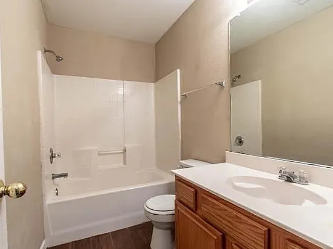 816 W Colony Dr — Photo 6