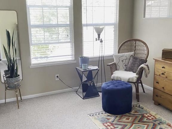 Upstairs master bedroom (with bathroom en suite) and walk in closet
