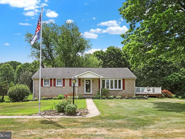 150 Lawrence Ln, Carlisle, PA 17015