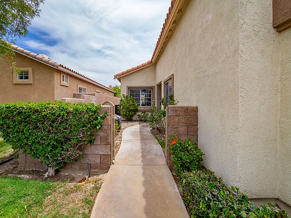 4th image of 45596 Torrey Pines Ct