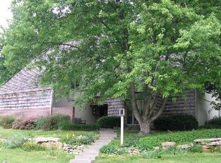 300 Rock Fence Pl, Lawrence, KS 66049