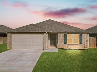 11605 NW 95th St, Yukon, OK 73099