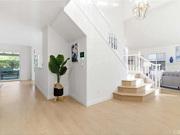 28360 Easton Ln — Photo 32