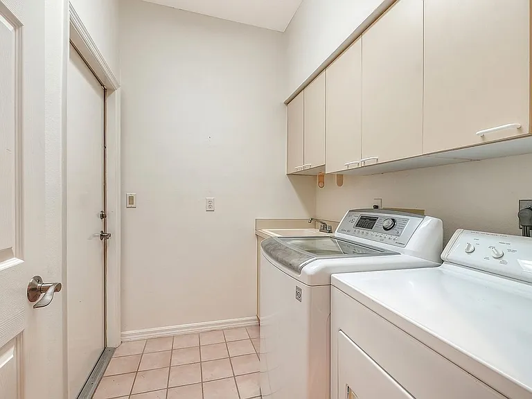 4072 Penshurst Park — Photo 28