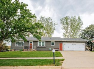 901 S Blaine St, Lennox, SD 57039
