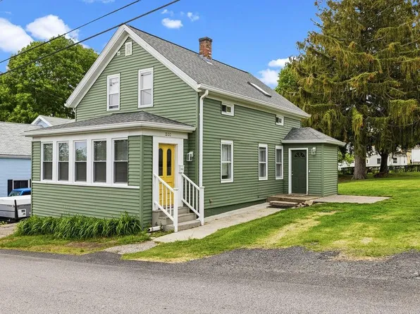200 Judson St, Tiverton, RI 02878