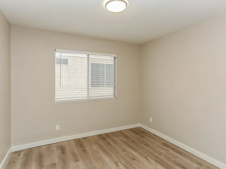 2418 Island Paradise Ave — Photo 16