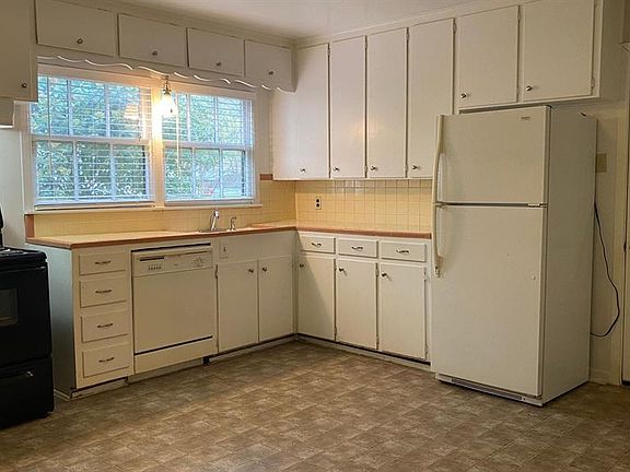 5th image of 3208 Westfield Ave