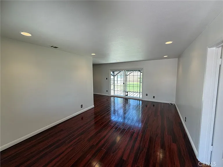12291 Hampton Ave — Photo 3