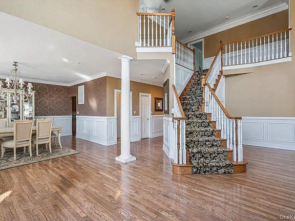 2nd image of 22 Turnberry Court
