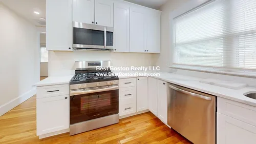 76 Bowen Ave Photo 1