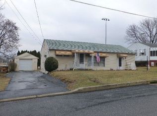 24 Charles St, Cressona, PA 17929