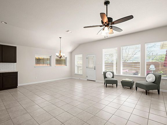 4th image of 285 Bridgestone Way