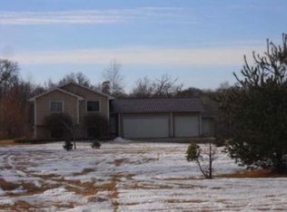 5075 Fawn Lake Dr, Stacy, MN 55079