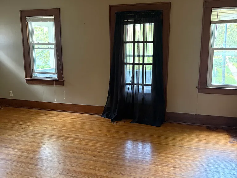2212 E Main St #UP — Photo 4
