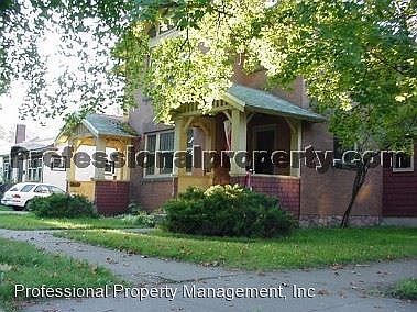 1st image of 407 S 6th St E