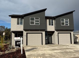 302 Seven Oaks Ln, Lebanon, OR 97355