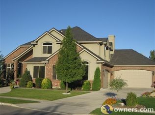 204 E Lewis Park Cir, Bountiful, UT 84010